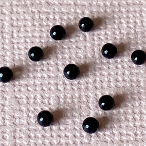 Бусины черные агат глянцевые 2 мм. Набор 5 пар (10 шт.) Уругвай
